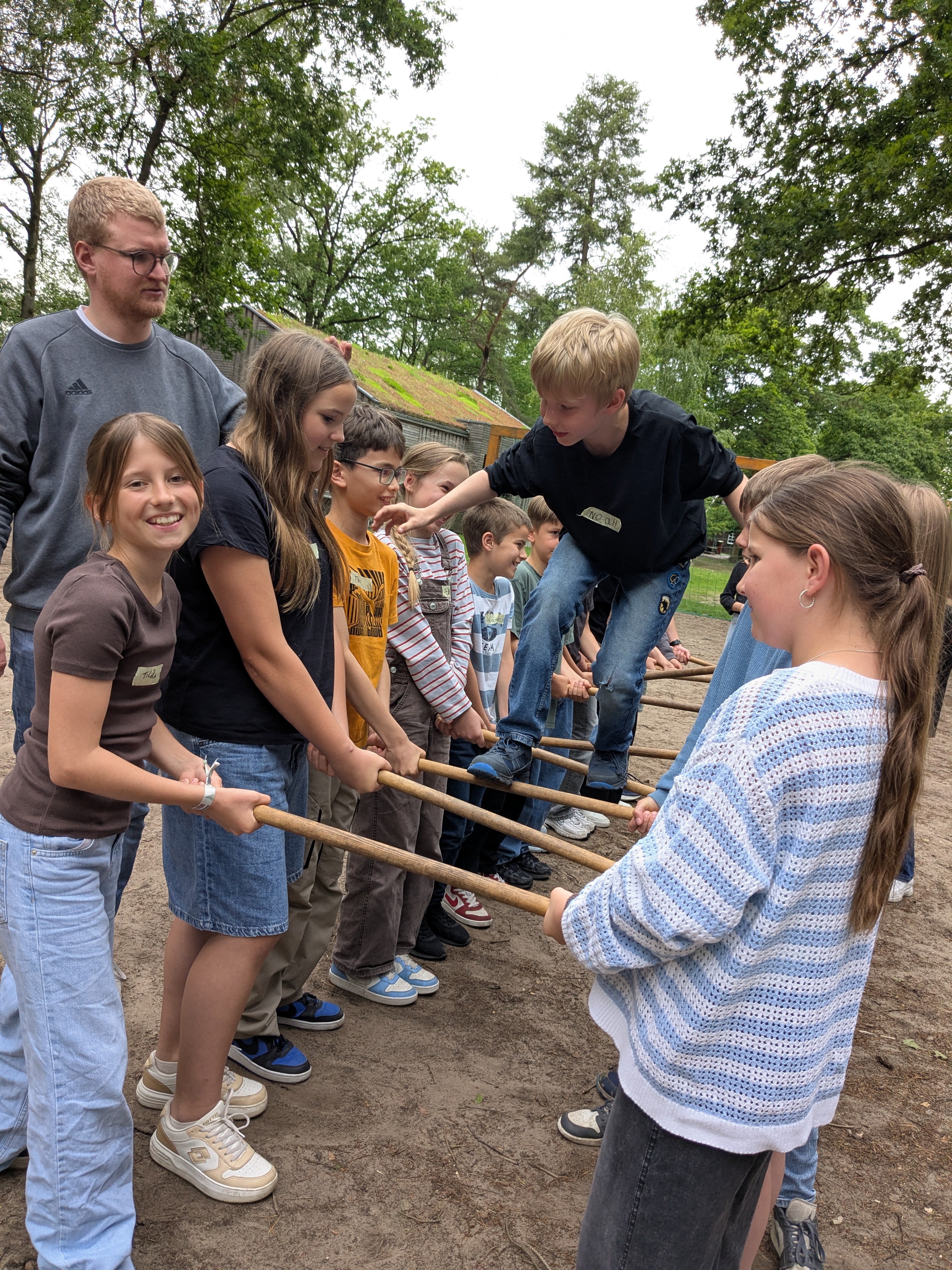 Zwischen Teichen und Bäumen ganz schön viel Team – Klassenfahrt der 5 b, c und d nach Ahlhorn