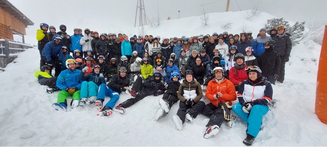 Erfolgreiche MSMG Skifahrt: 95 Schülerinnen und Schüler erobern die Pisten im Zillertal